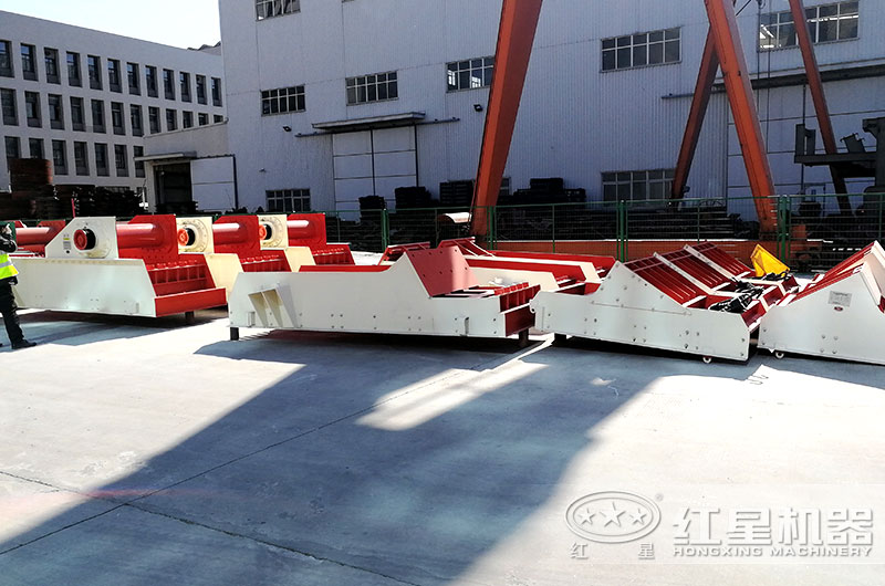 振動(dòng)給料機(jī)現(xiàn)貨供應(yīng)，型號(hào)全
