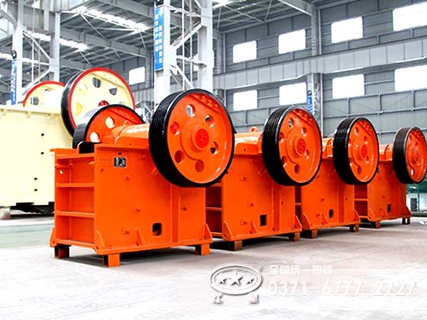 石灰石破碎機(jī)價格創(chuàng)臨界點(diǎn)，回饋顧客還是低價戰(zhàn)