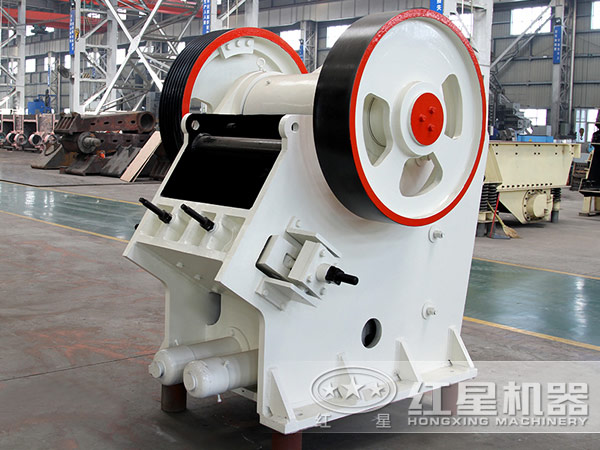 對(duì)比傳統(tǒng)鄂破機(jī)，新一代歐版鄂式破碎機(jī)具有哪些優(yōu)勢(shì)？