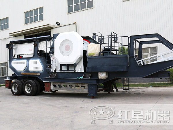 混凝土路面破碎選用顎式移動破碎機(jī)效果很是不錯(cuò)呦
