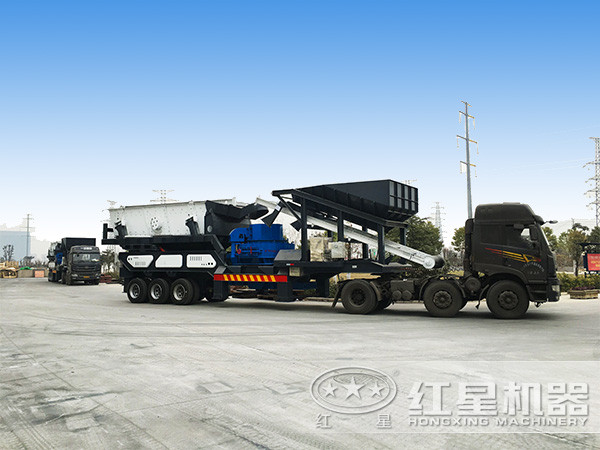 車載式移動制砂機入駐云貴地區(qū)，拉動當?shù)亟?jīng)濟發(fā)展