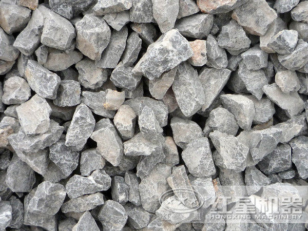 破碎石灰石推薦使用移動碎石機(jī)_體積小、效率高、運(yùn)行無噪音