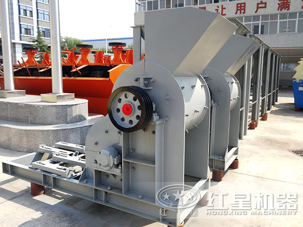 大塊煤怎么弄碎？無篩底雙級(jí)粉碎機(jī)來幫忙