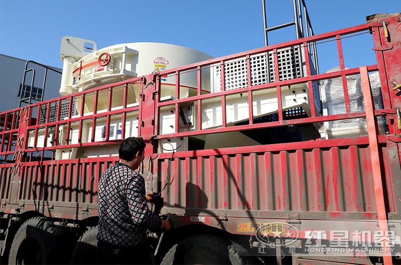 性能高，質(zhì)量高的粉碎機固定裝車