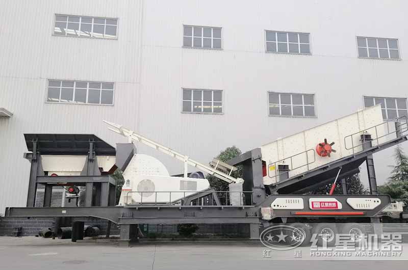 與給料機(jī)、破碎機(jī)一起搭載的新型車載可移動(dòng)篩砂機(jī)