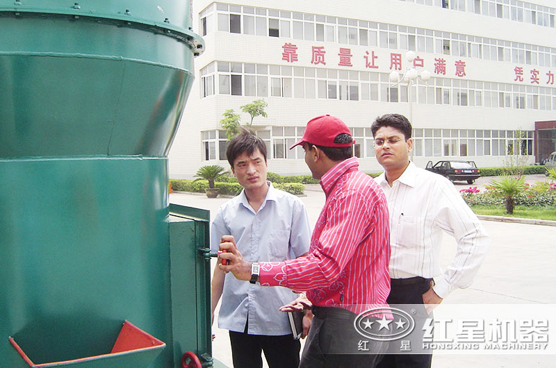 每天10噸的打石粉機器哪兒有？環(huán)保嗎？