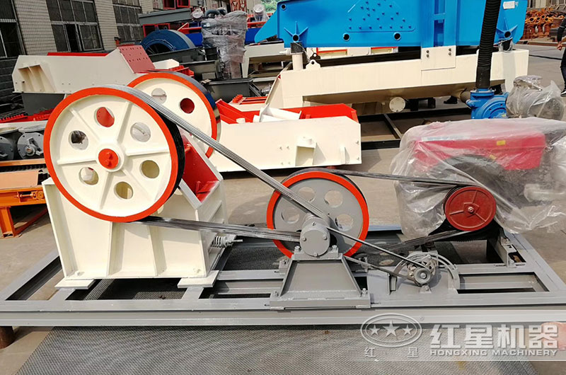 小型柴油顎破碎石粉碎機(jī)