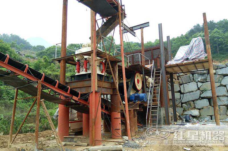 鄂破+圓錐破作業(yè)現場